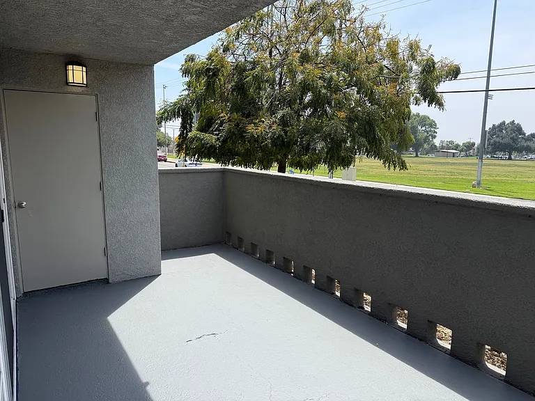 West Fifth Apartments — Photo 166