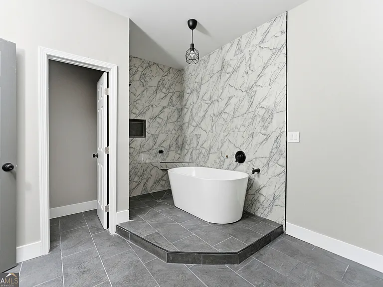 1409 NW Dr NW #2 — Photo 8