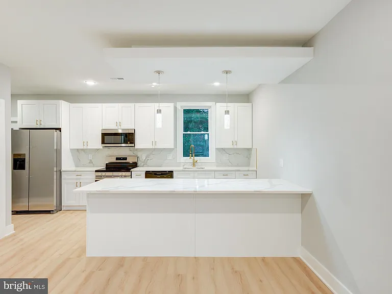 1933 N Leithgow St #35-1 — Photo 25