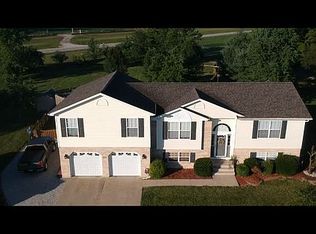 83 Stonebrook Dr, Highland, IL