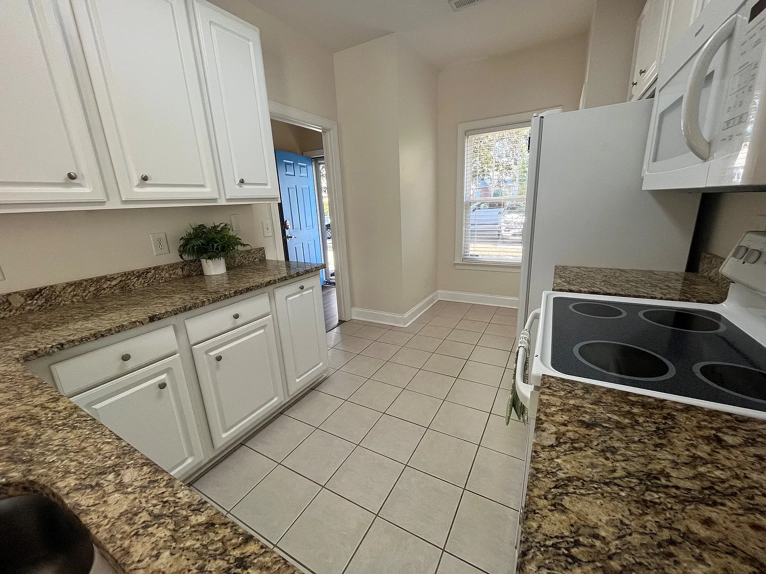 2 bed, 1256 sqft, $3,000 — Photo 2