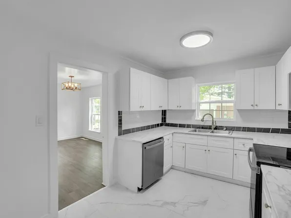 2126 Cedar St, Paris, TX 75460