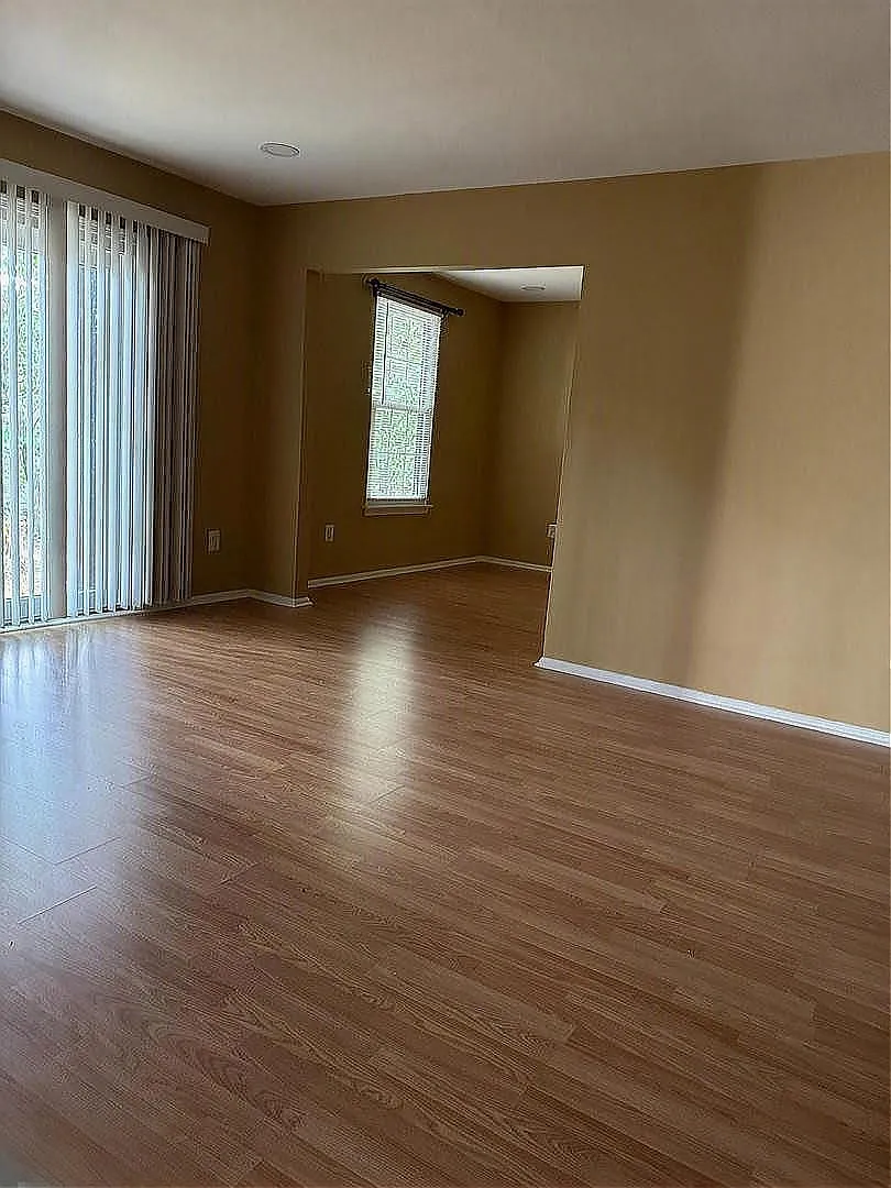 2 bed, 1150 sqft, $1,025 — Photo 3