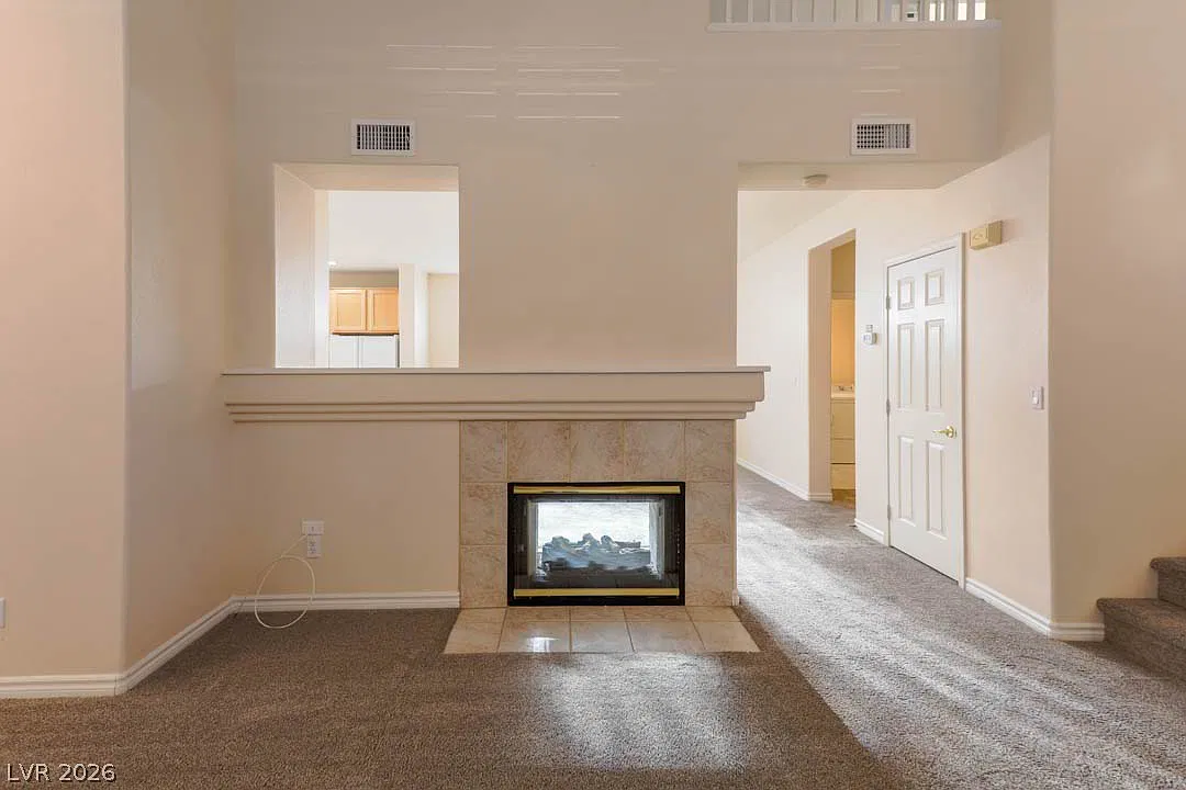 3 bed, 2.5 bath, 2169 sqft, $2,400 — Photo 4