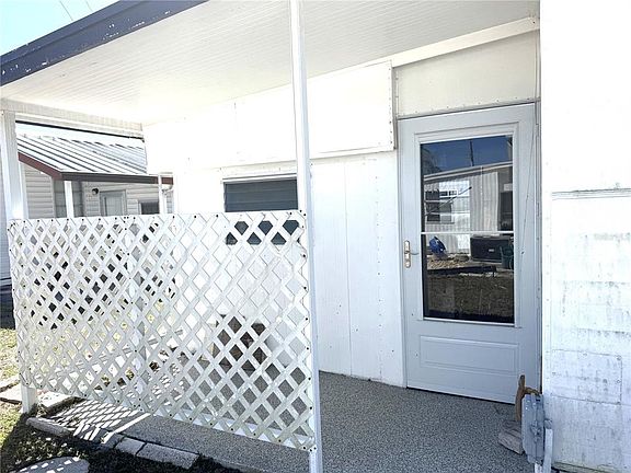 3rd image of 254 SOUTHWINDS DRIVE