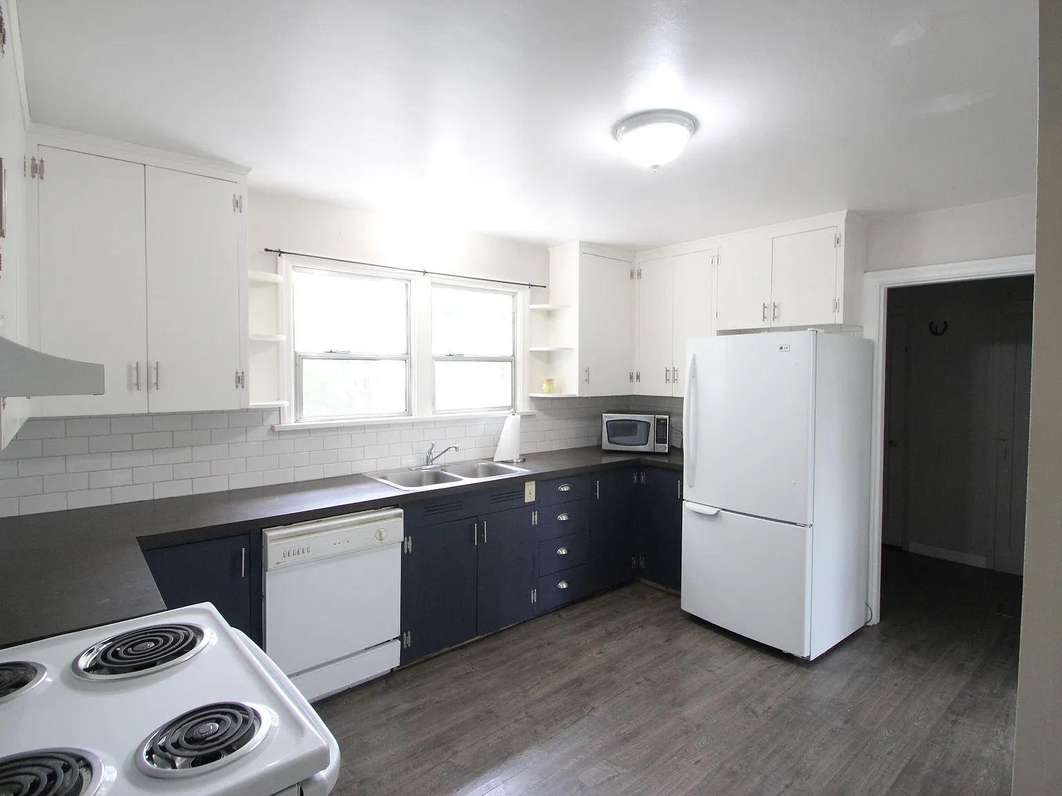 2 bed, $2,350 — Photo 3