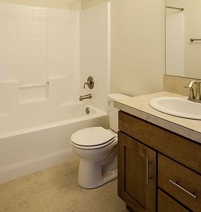 5th image of 14001 Parkview (129) Drive E