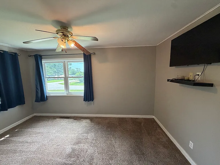 3260 E Prairie St — Photo 6