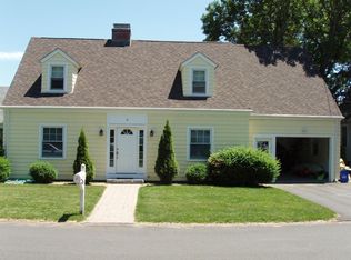 5 Wilford Rd, Branford, CT 06405