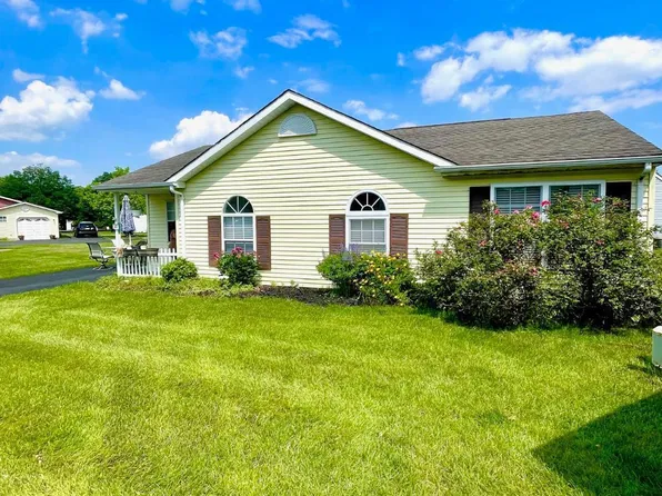 30 Gatley Close, Freehold, NJ 07728