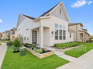 1001 14th St, Argyle, TX 76226