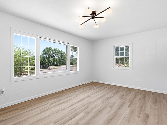 4th image of 3950 Twilight Dr