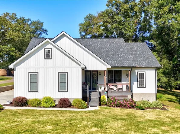 19 Blue Ridge Dr, Liberty, SC 29657