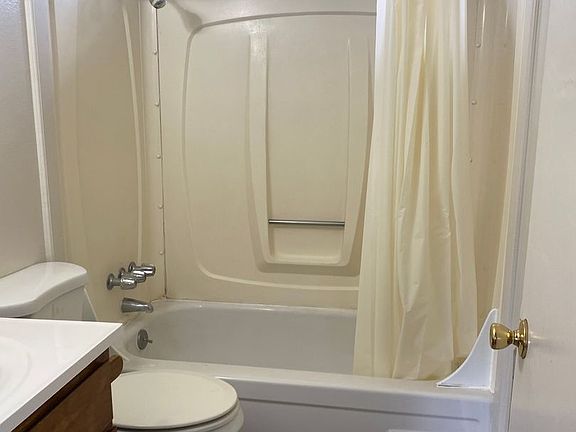 5th image of 930 Paiute Ln APT 1