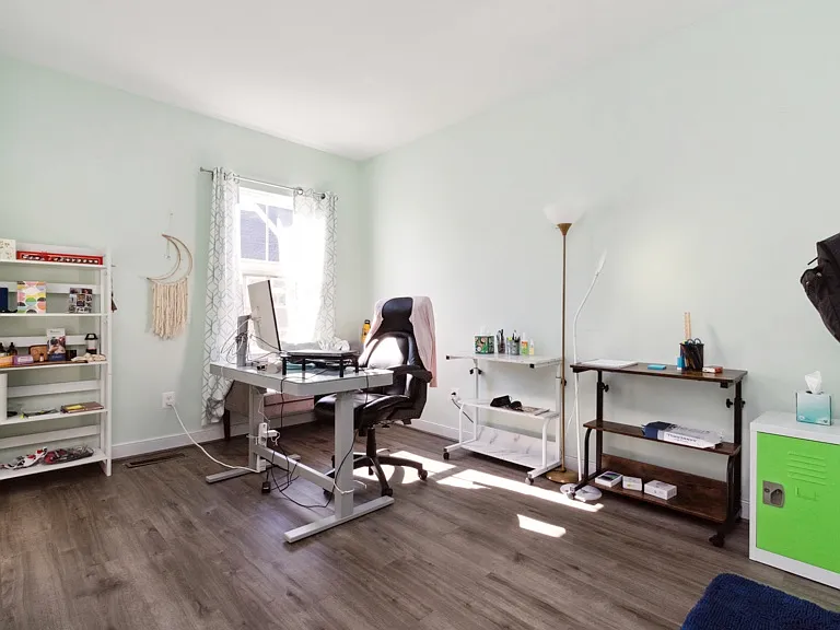213 Shamrock Dr — Photo 9