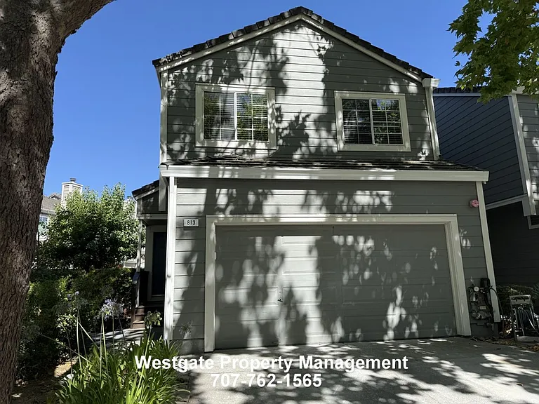 813 Chardonnay Cir — Photo 1