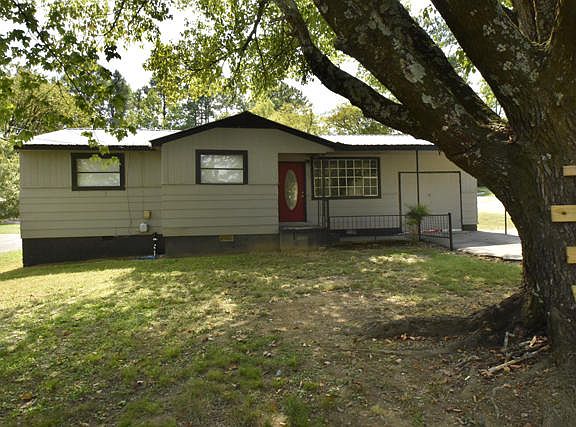 2nd image of 731 W James Ave
