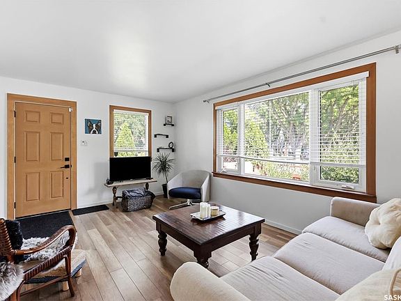 5th image of 301 29th STREET W