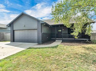 419 E Myers Ct, Mulvane, KS 67110