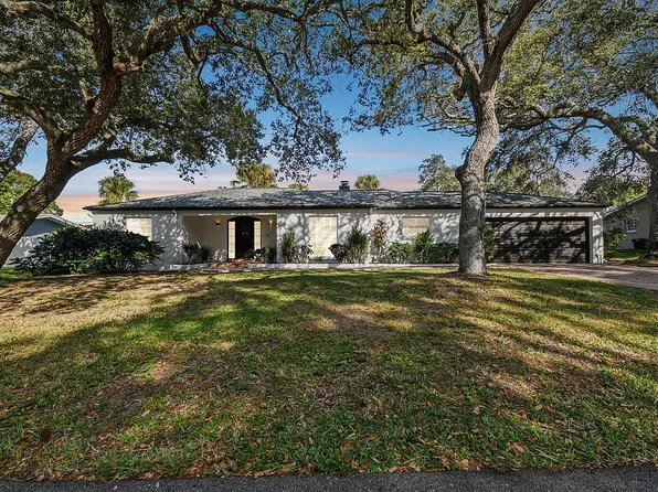 804 Allamanda Dr, Largo, FL 33770