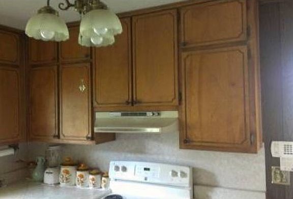 Plenty of Cabinets