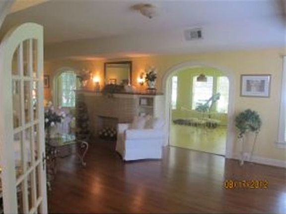 3rd image of 3640 W Park Ave