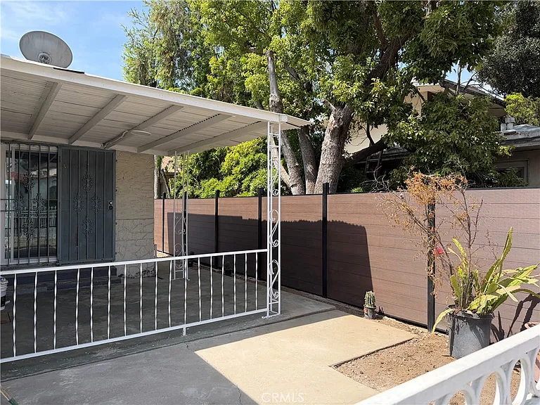 2712 W Hellman Ave — Photo 17