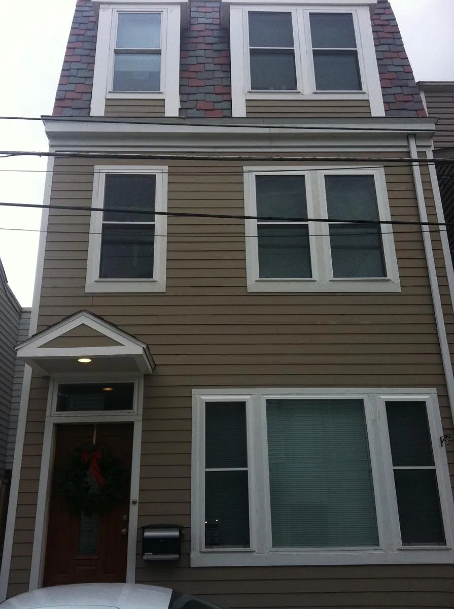 Building Photo - 1819 Larkins Way