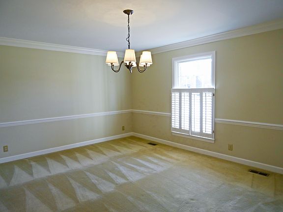 4th image of 946 Brookshire Dr
