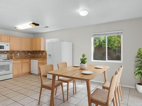 5th image of 500 Camino Del Rey Dr SW