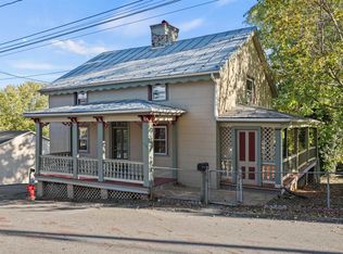 1102 Jackson St, Staunton, VA 24401