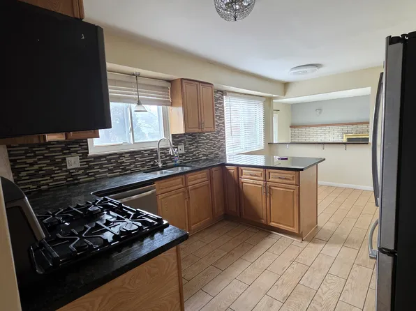 24835 Thorndyke St, Southfield, MI 48033