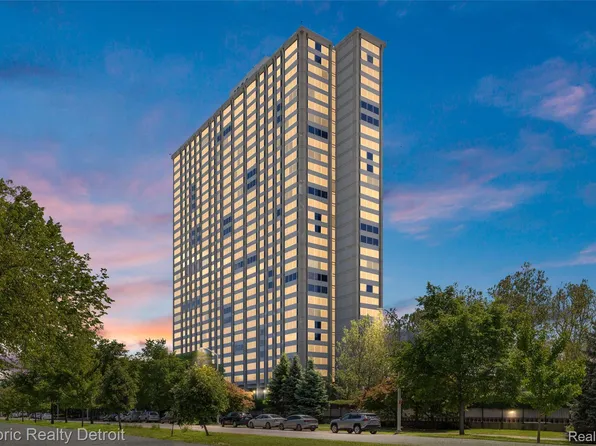 1300 E Lafayette St #2409, Detroit, MI 48207