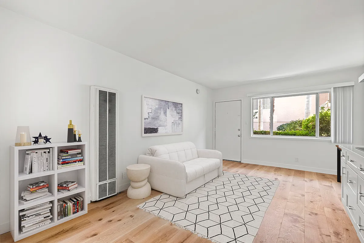 Building Photo - 1661 Federal Ave #2