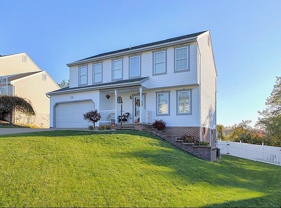 3rd image of 108 Stratford Ct