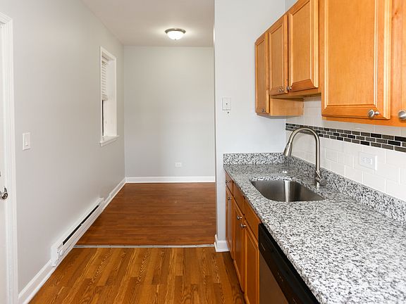 3rd image of 3639 W Dickens Ave #A3