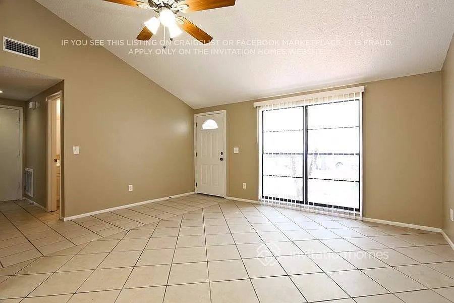 10220 Wilcox Ct Tampa, FL 33615 — Photo 3