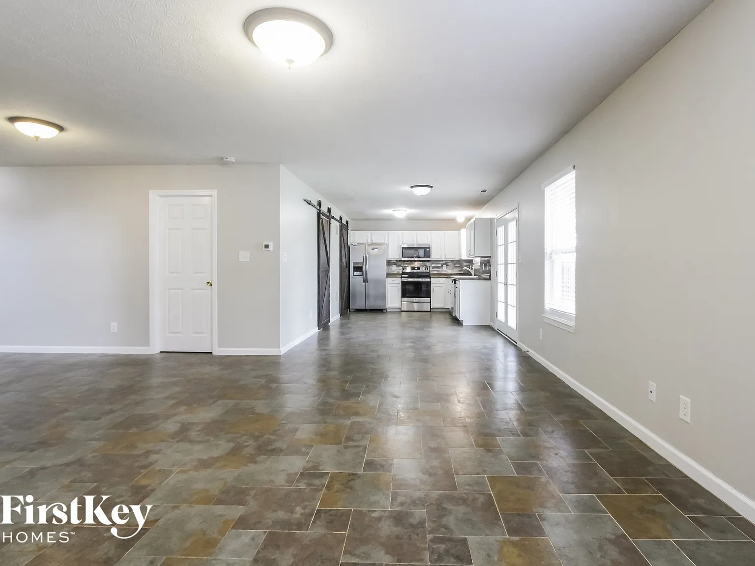 3 bed, 2.5 bath, 2055 sqft, $2,370 — Photo 4