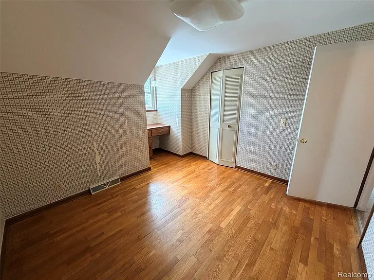 1080 W Highland Rd — Photo 22