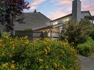19309 Vineyard Ln, Saratoga, CA 95070