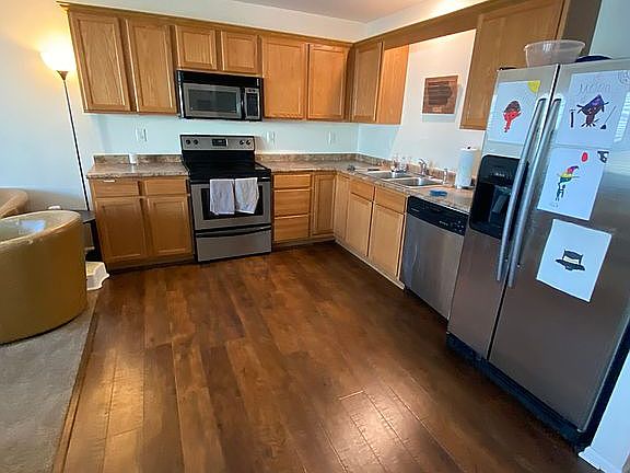 3rd image of 358 NE Kingwood