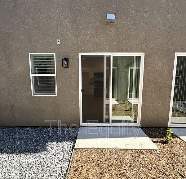 723 S Pinkham #102 — Photo 14