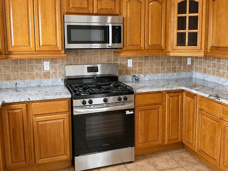 77 Cedar St #3 — Photo 14