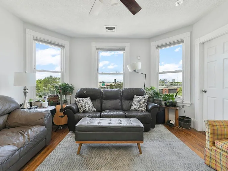 34-36 Boston St #3 — Photo 6
