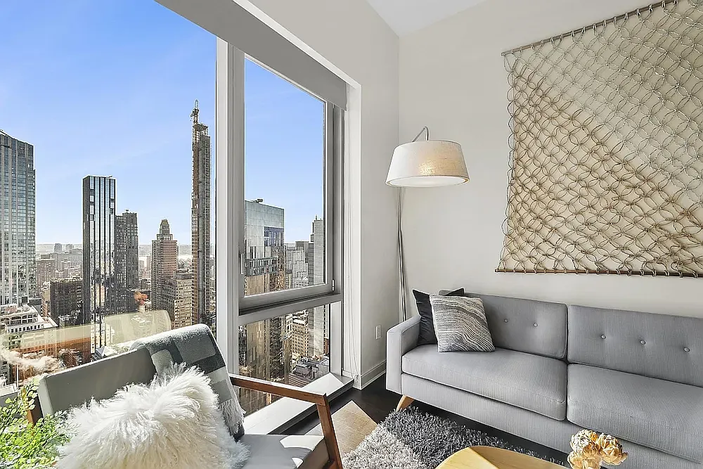 100 West 31st Street — Photo 4