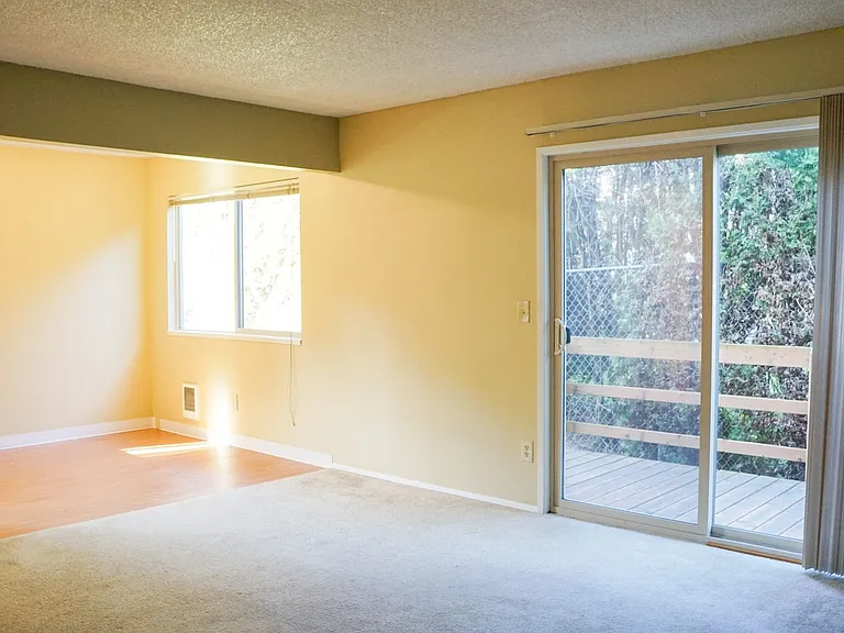 3705 SE 35th Pl #18 — Photo 3