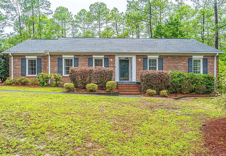 120 Fox Hunt Ln — Photo 2