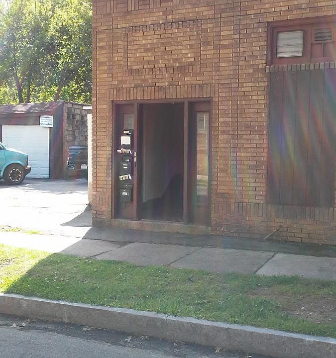 entrance to bulding