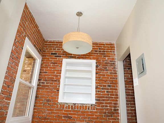 4th image of 735 S St Andrews Pl APT 101