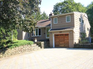 137 Forest Dr, Hillsdale, NJ 07642